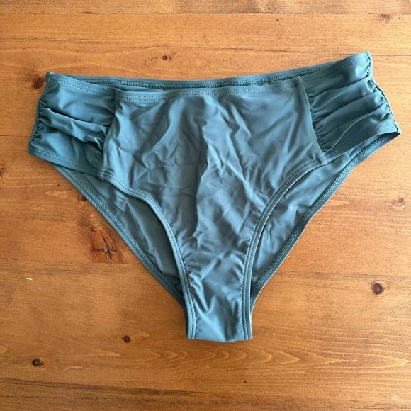 CUPSHE Dark Green Floral Bikini - Picture 8 of 9